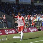 Calentando antes de su debut con el Almería.