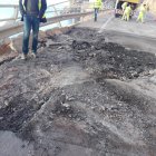 Los operarios se afanaban este martes en limpiar y arreglar los daños causados.