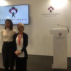 La vicepresidenta de Diputación, Ángeles Martínez, junto a Elena Konovalova, miembro del Consejo Provincial de Turismo.