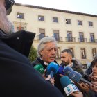 El abogado Francisco Torres atiende a los medios en Granada