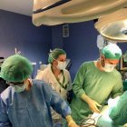 El equipo del Hospital Univesitario Torrecárdenas, en la intervención realizada con el Da Vinci.