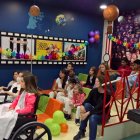 Sala de cine financiada con el Baby Pelón en el hospital Gregorio Marañón.