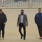 Mohamed Adel, Mohamed El Assy y Diego Maziel camino de la zona mixta.