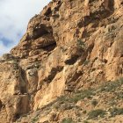 Dos obreros en pleno talud de la carretera de El Cañarete, esta mañana.
