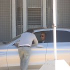 Guti charla con João Gonçalves antes de abandonar el Estadio de los Juegos Mediterráneos.