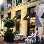 El establecimiento está situado en pleno centro histórico.