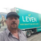 José Francisco Díaz, junto a su camión, este miércoles.