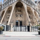 Basílica de la Sagrada Familia cerrada al público durante el sexto día de confinamiento.