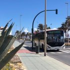 Autobús recorriendo el barrio de Nueva Almería