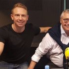 Michael Robinson con su hijo.