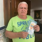 Un abonado con su mascarilla.