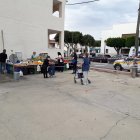 Uno de los primeros puestos que ha abierto sus puertas en Los Gallardos, entre fuertes medidas de seguridad.
