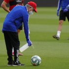 El balón, listo para jugar.