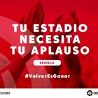 Los aplausos de los aficionados como homenaje a los héroes del COVID-19.