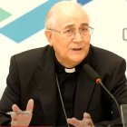 El obispo, esta mañana, en Diputación.