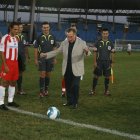Manolo Escobar hizo el saque de honor en el Almería-Athletic.