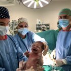 Primer bebé nacido en el nuevo hospital de la capital.