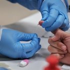 queLos profesores que quieran hacerse el test deben comunicarlo a los directores de los centros.