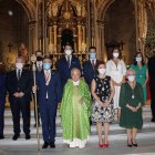 El hermano mayor, consiliario y Junta de Gobierno de la Hermandad de Estudiantes.