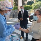 El delegado de Salud, Juan de la Cruz Belmonte, en el centro de la foto.