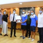 Francisco Góngora celebrando dos ascensos.