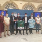 Las camisetas ya lucen en la Diputación.