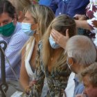 Ana Soria, muy preocupada tras la cogida de Enrique Ponce en El Puerto de Santa María.