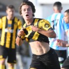 Facundo Pellistri juega en Peñarol.