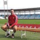 Juan Muñoz posando para LA VOZ en el Estadio.