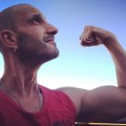 Dani Rovira ha publicado esta foto en Instagram para celebrar que ha vencido la enfermedad.