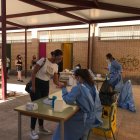 Profesionales educativos se someten a los test serológicos.