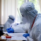 Andalucía supera por segundo día consecutivo los mil positivos por PCR.