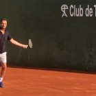 Henri Leconte en el Club de Tenis de Almería jugando un partido.