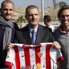 Soriano y Corona con Antonio Belmonte en el homenaje que se le hizo en Viator.