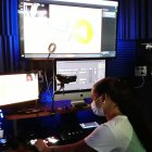 Una alumna en la clase de realización ‘streaming’.