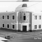 El dispensario de la Cruz Roja en los años cincuenta, ocupando una de las esquinas de la Carretera de Ronda con el barrio de Regiones.