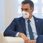 Pedro Sánchez, en una imagen de archivo, con mascarilla.