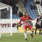 Quique González celebrando un gol al Elche con el Almería en la Liga 2016-17