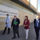 El consjero de Salud, Jesús Aguirre, junto al gerente del Área Sanitaria Norte de Almería y la delegada de la Junta en Almería, Maribel Sánchez.
