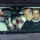 David Bisbal y Rosanna Zanetti abandonan el hospital con su hija Bianca.