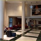 El Hotel NH de cuatro estrellas abrió en 2003 en Jardines de Medina.