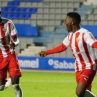 Largie Ramazani y Umar Sadiq celebrando el 1-2 en Sabadell.