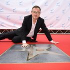 Manuel Martín Cuenca, tras descubrir su estrella en el Paseo de la Fama de Almería.