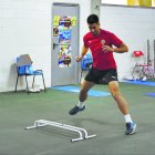 César de la Hoz calentando en la zona mixta del Mediterráneo.