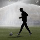 Ningún jugador del Almería se queda a la sombra.