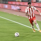 Álex Centelles se está consolidando en el lateral izquierdo.