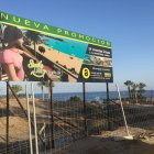 Cartel de la promoción urbanística de los nuevos propietarios.