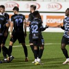 Celebración del primer tanto de Arvin Appiah en L\'Hospitalet.