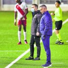 José Gomes concentrado en la banda del Municipal.