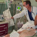 Profesional sanitario en un hospital.